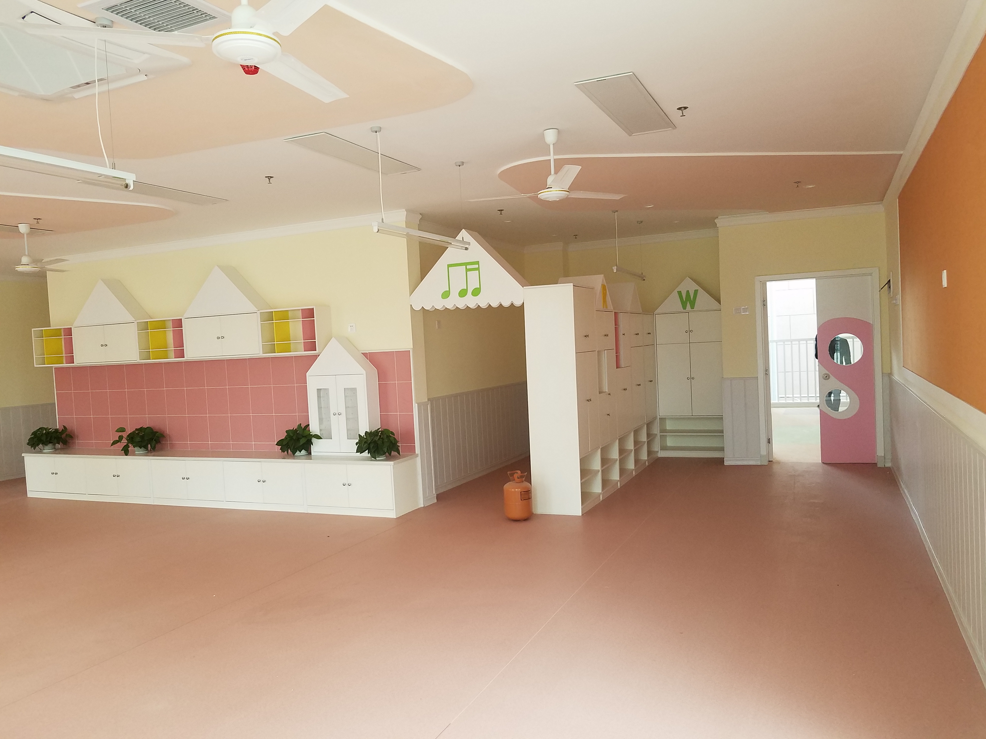 兒童健康不可忽視，幼兒園專用地膠來(lái)助力【騰方PVC地板】
